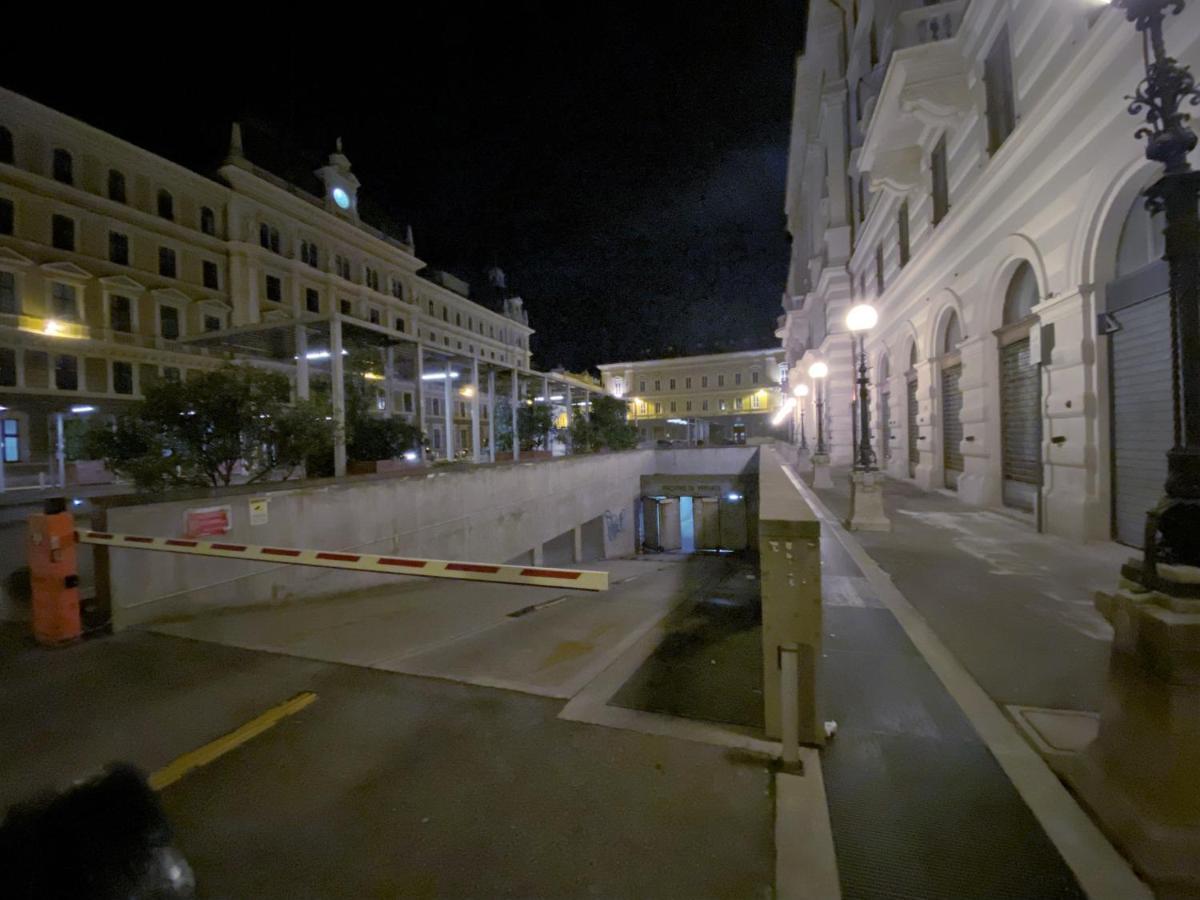 Apartment Rifugio Hemingway, Centro Con Parcheggio Trieste